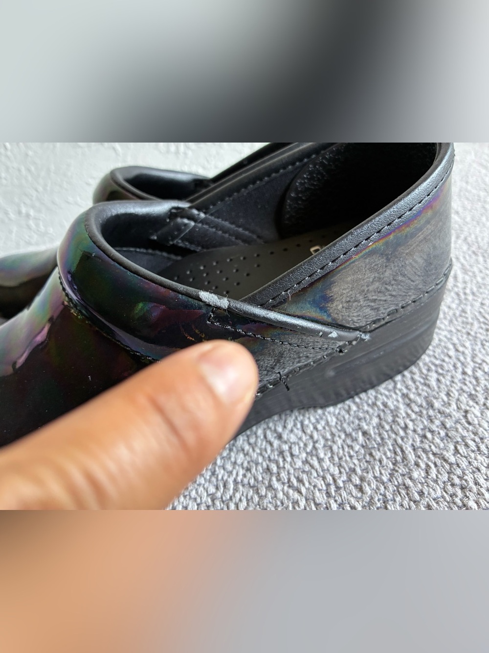 Dansko Professional Petrol
Patent Iridescent Clogs
Women's EU 37 - Picture 5 of 12